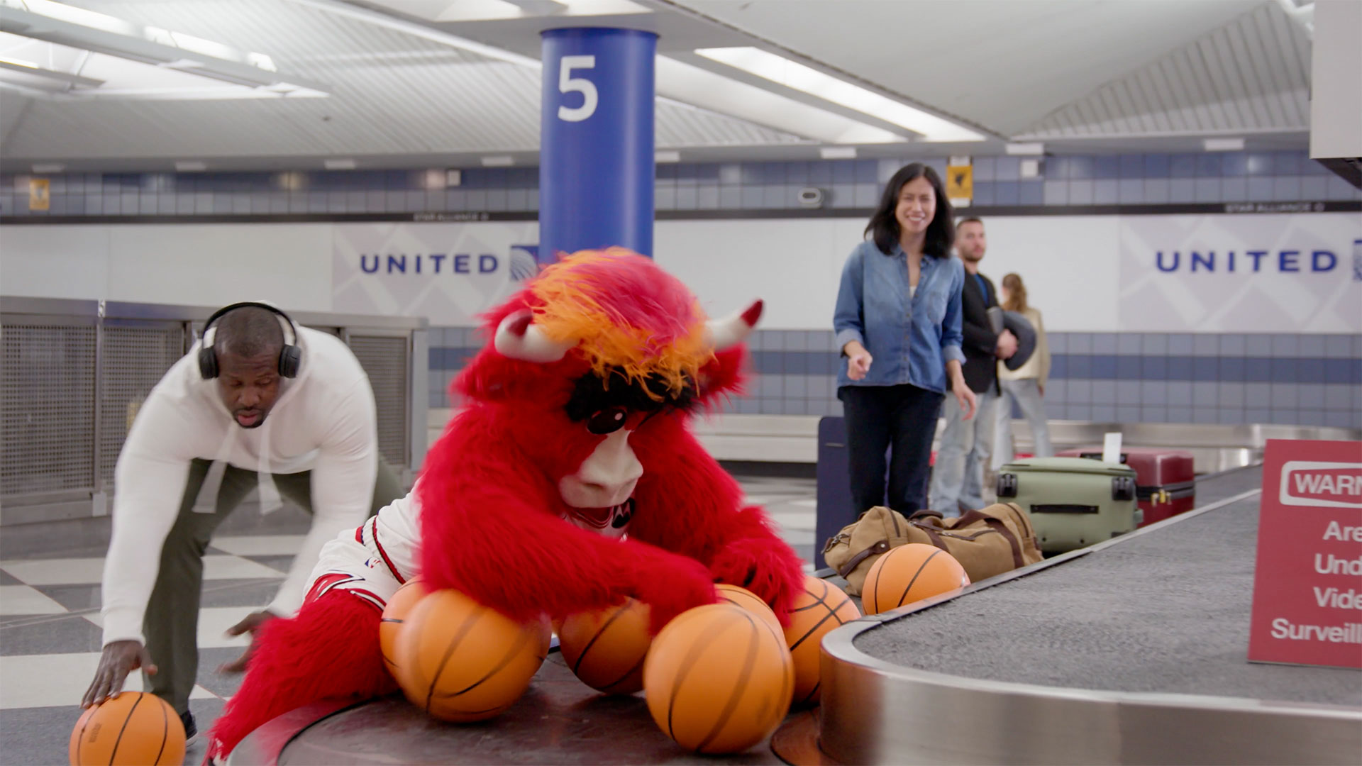 United Airlines — Chicago Mascots digital campaign still